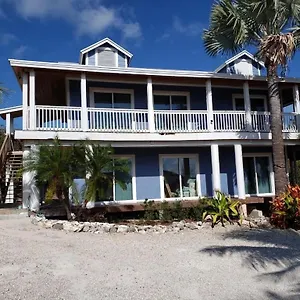 Beautiful Island - Beach Access On Private 2 Acres Holiday home Moss Town